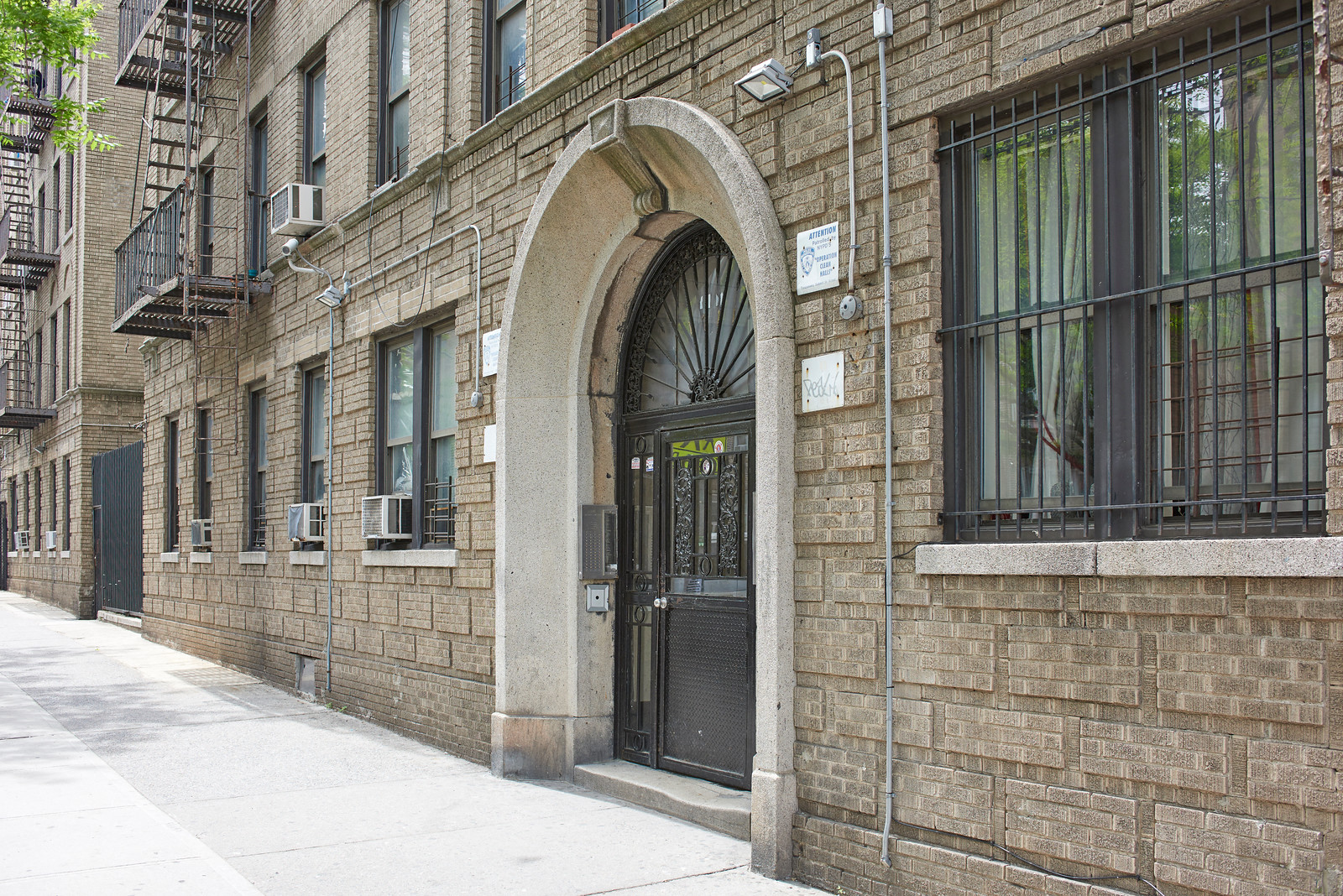1711 Morris Ave exterior